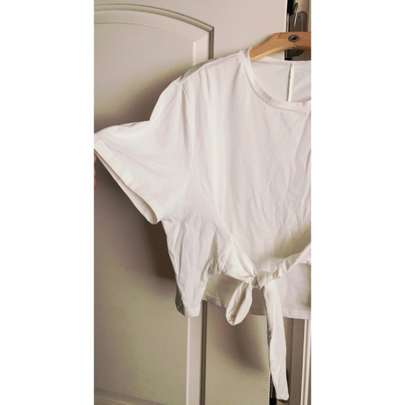 Plus crop top - Picture 2 of 3